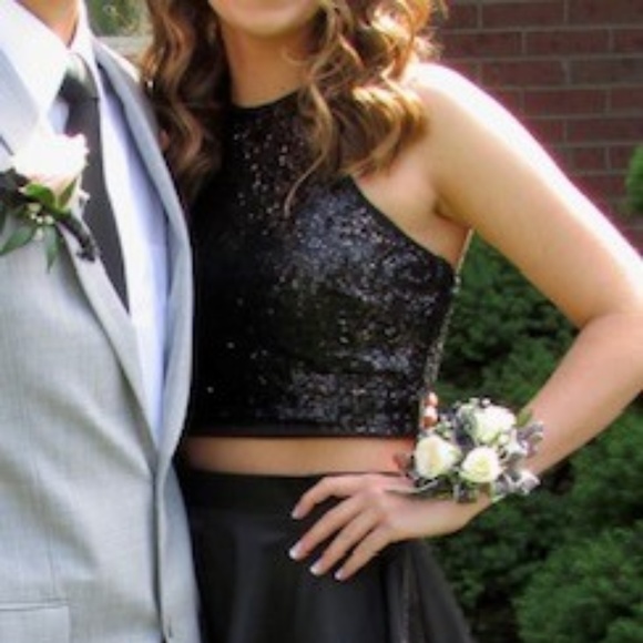 Black 2 piece dress with extra sequined top - Picture 5 of 6